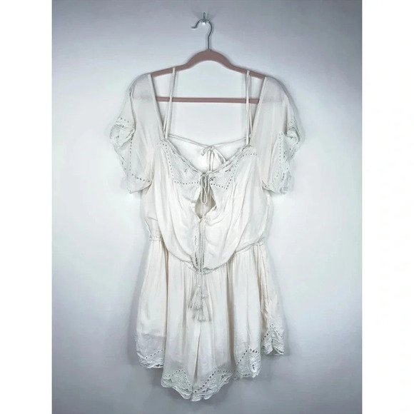 Free People Romance White Romper Off The Shoulder Eyelet Bridal Boho Relaxed XS - Picture 1 of 14